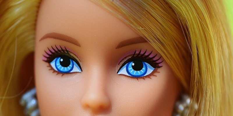 tendencias de maquillaje ojos de muñeca 2 Academia de Peluquería y Estética Art compressed